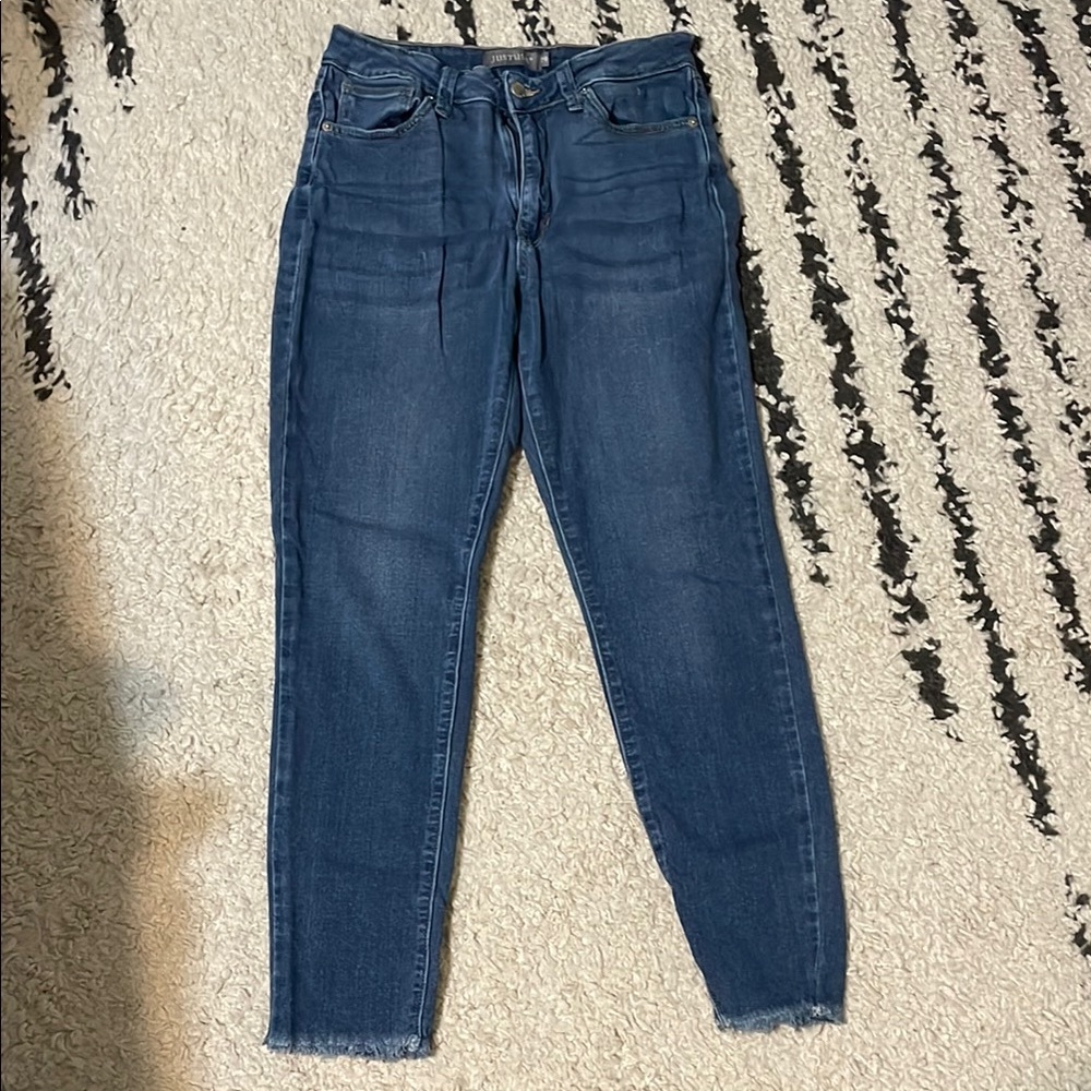 Women's Just USA medium wash, stretchy soft size 29